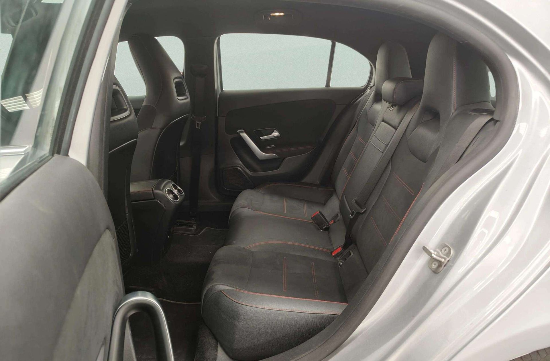 Mercedes-Benz Clase A 180 Pack AMG - foto 14