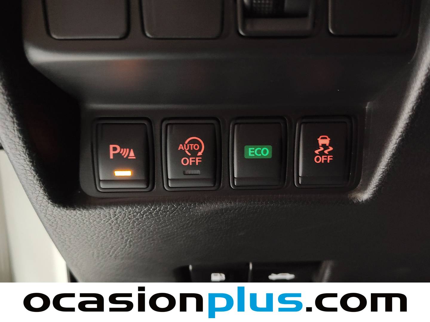 Extras y acabados del Nissan QASHQAI Nissan Qashqai DIG-T 115 Acenta 4x2 XTronic (115 CV)