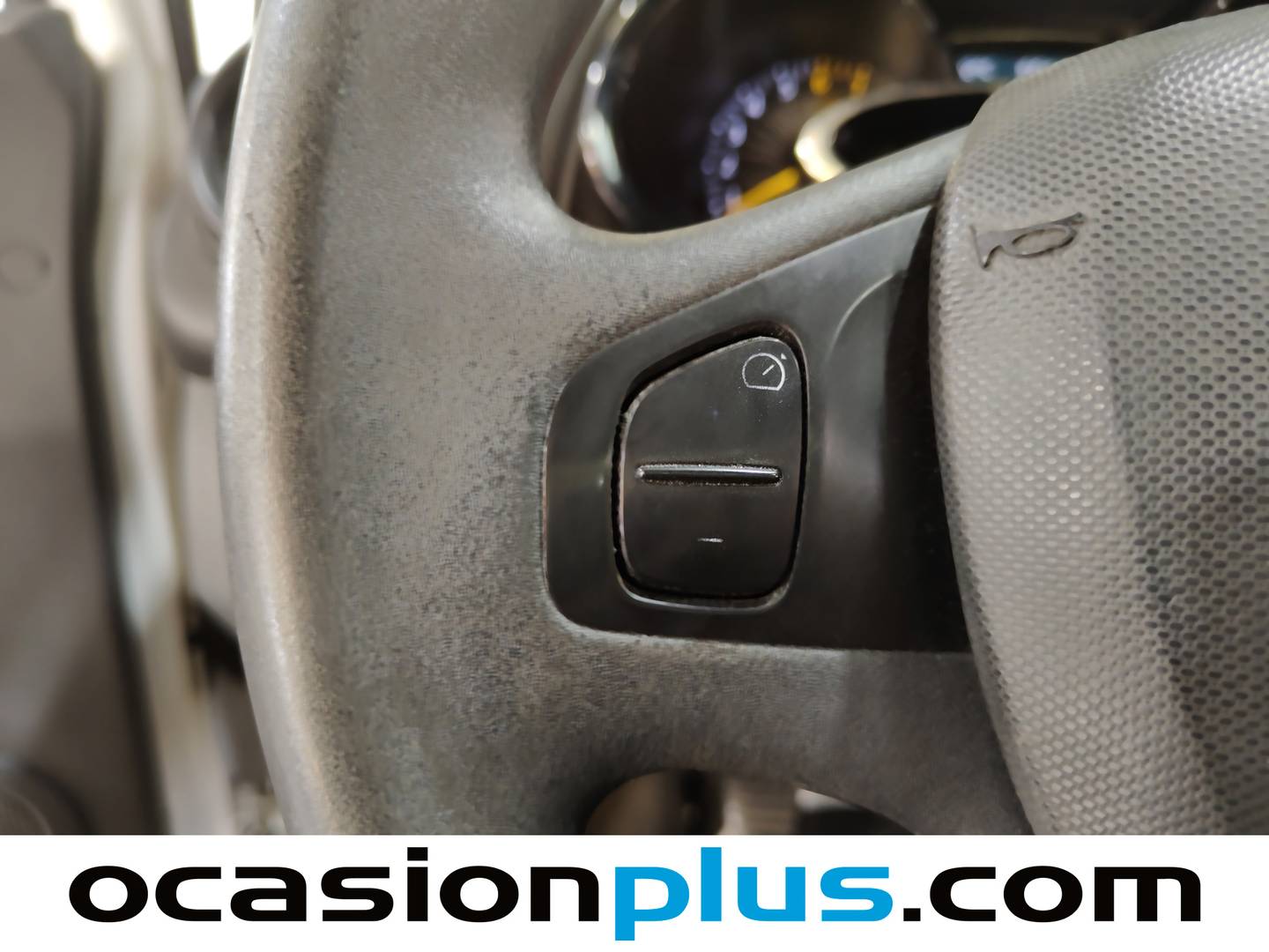 Equipamiento del Renault Clio Renault Clio 1.2 Authentique (75 CV)
