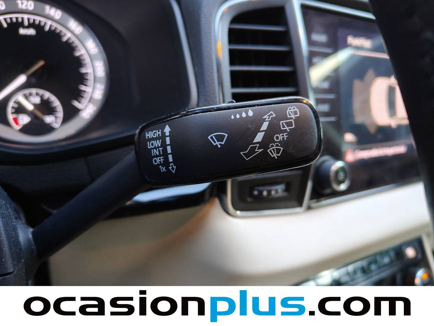 Foto Skoda Karoq Skoda Karoq 1.5 TSI ACT Style (150 CV)