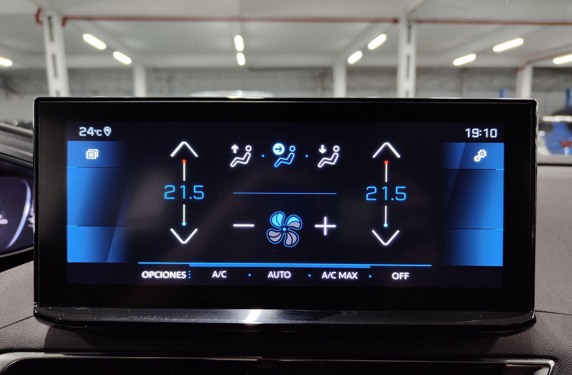 Peugeot 3008 BlueHDi 130 Allure Pack EAT8 - foto 33