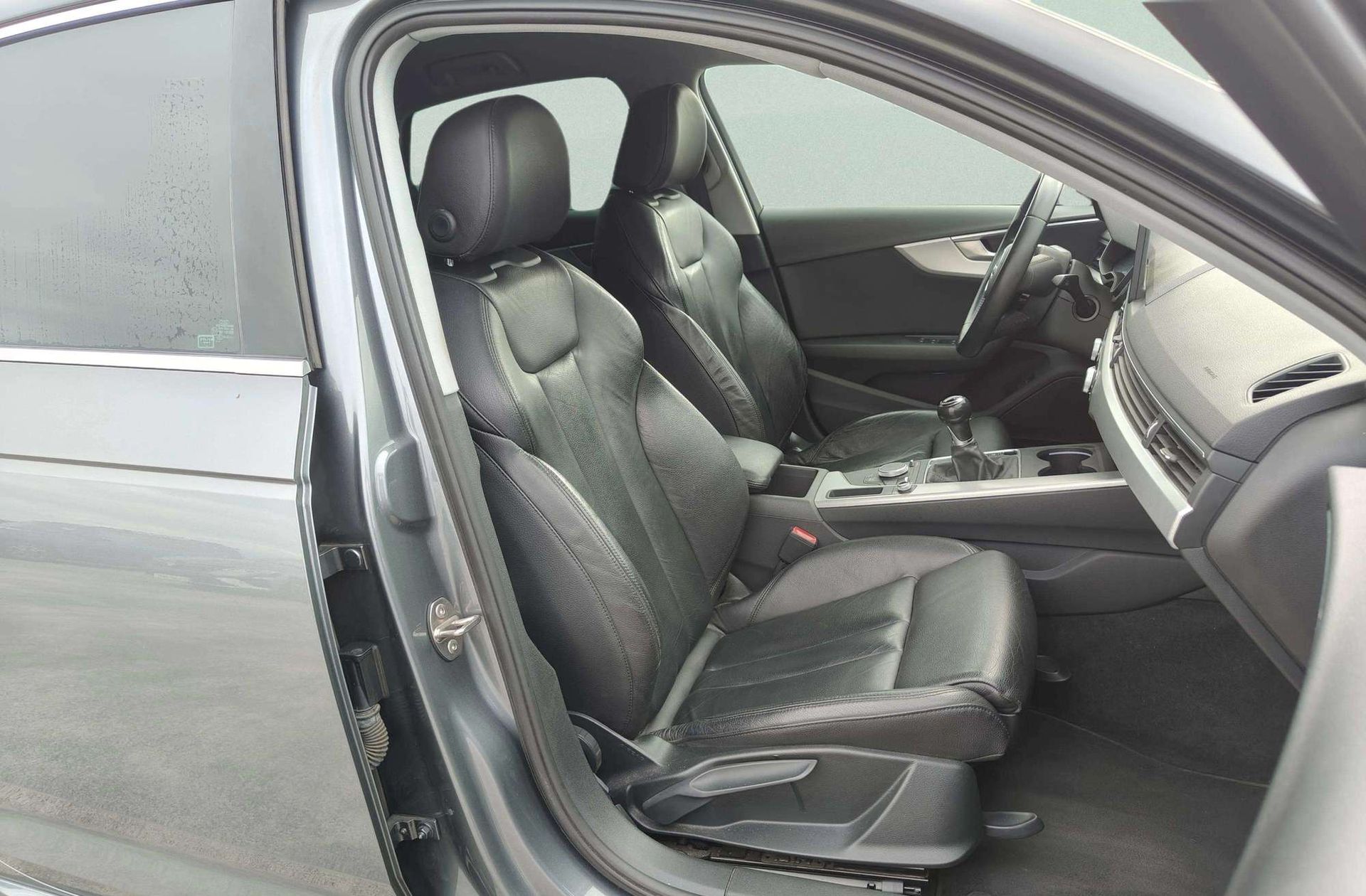 Audi A4 sport edition 2.0 TDI Pack S Line - foto 21
