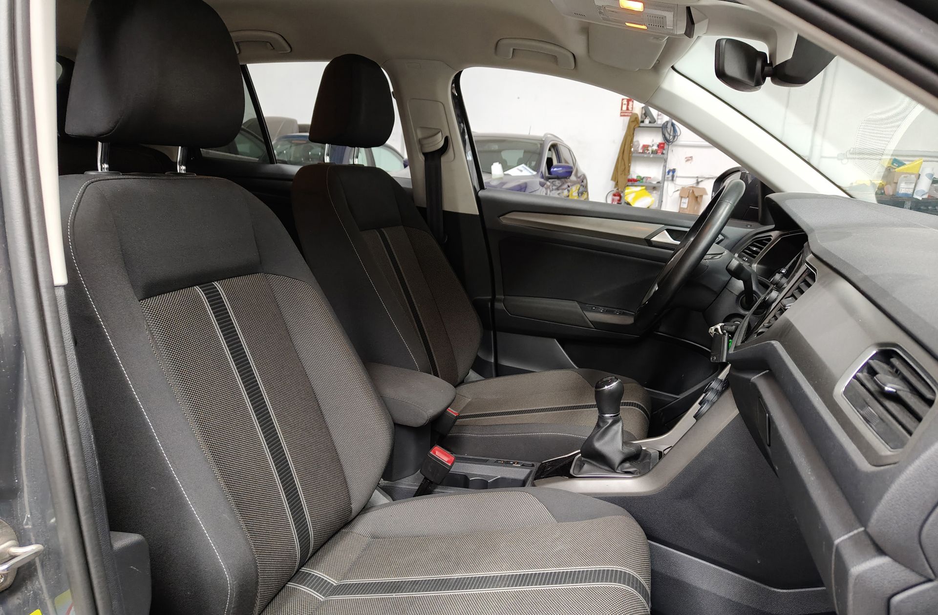 Volkswagen T-Roc Advance 1.0 TSI - foto 16