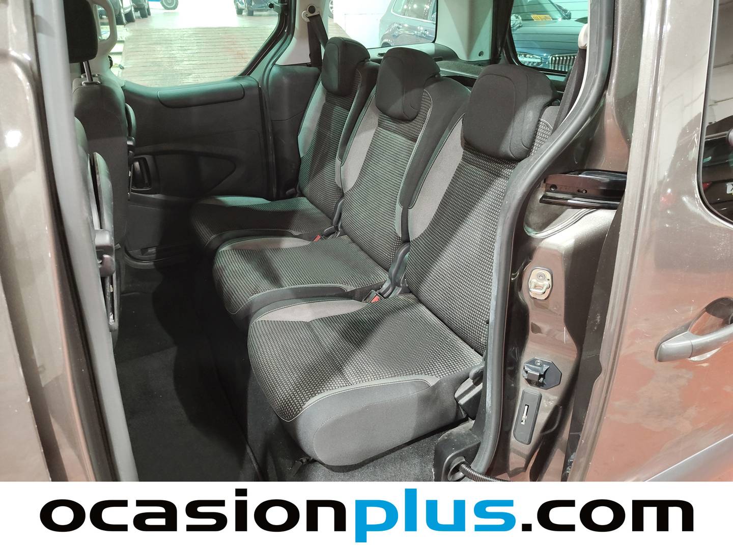 Foto Peugeot Partner Peugeot Partner Tepee 1.6 BlueHDi TEPEE Outdoor (100 CV)