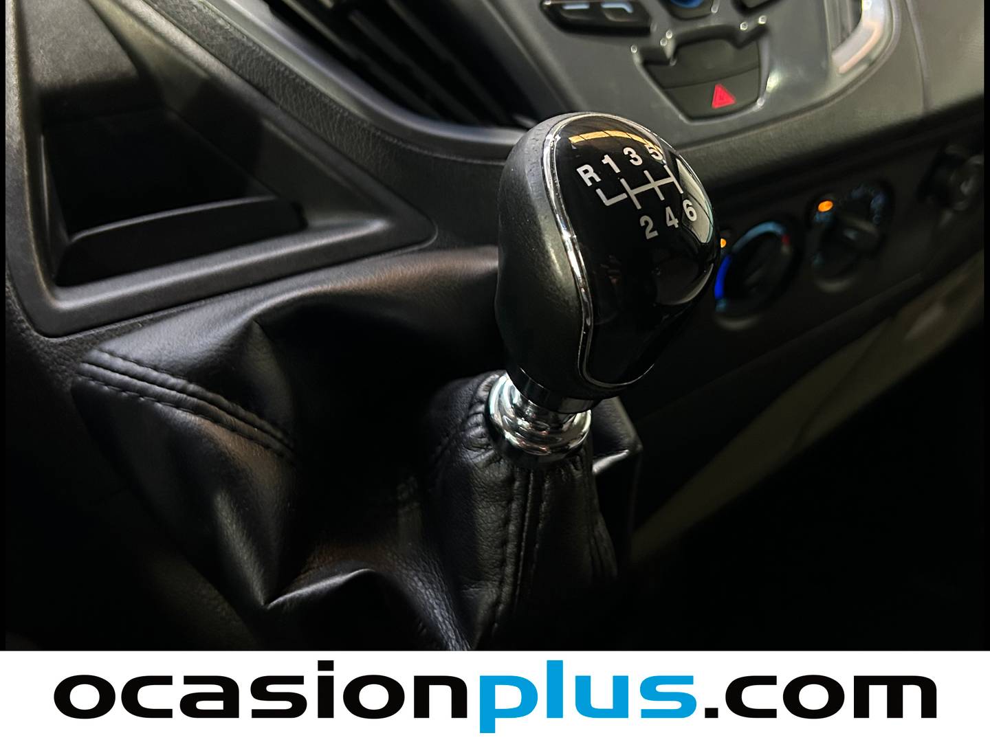 Foto Ford Tourneo Custom Ford Tourneo Custom 2.2 TDCI 300 L1 Titanium (125 CV)