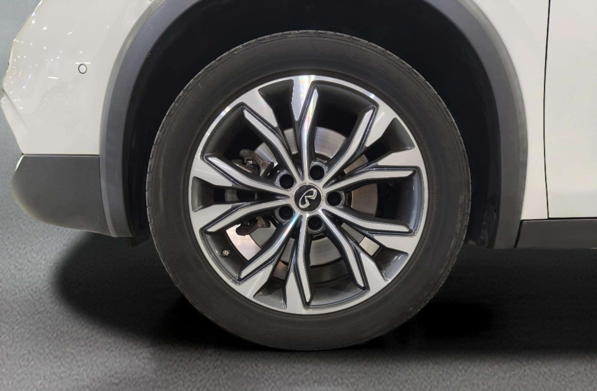 Infiniti QX30 2.2D Premium AWD 7DCT - foto 30