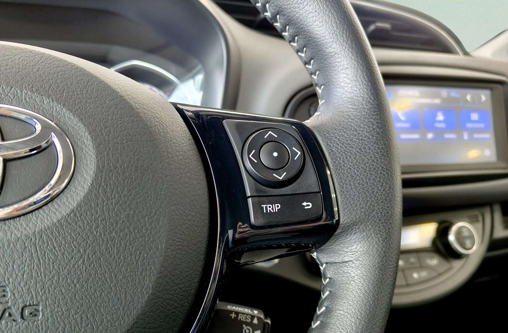 Toyota Yaris 100H Feel - foto 30