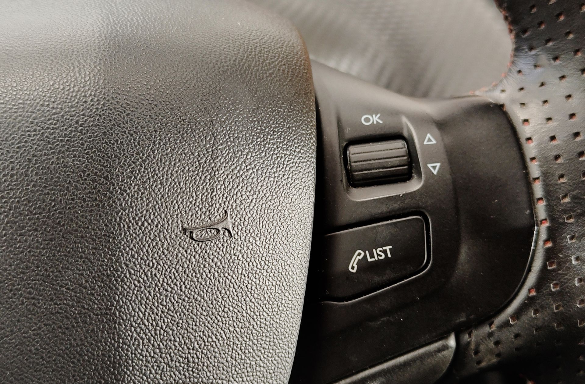 Peugeot 208 1.2 PureTech GT-Line - foto 21