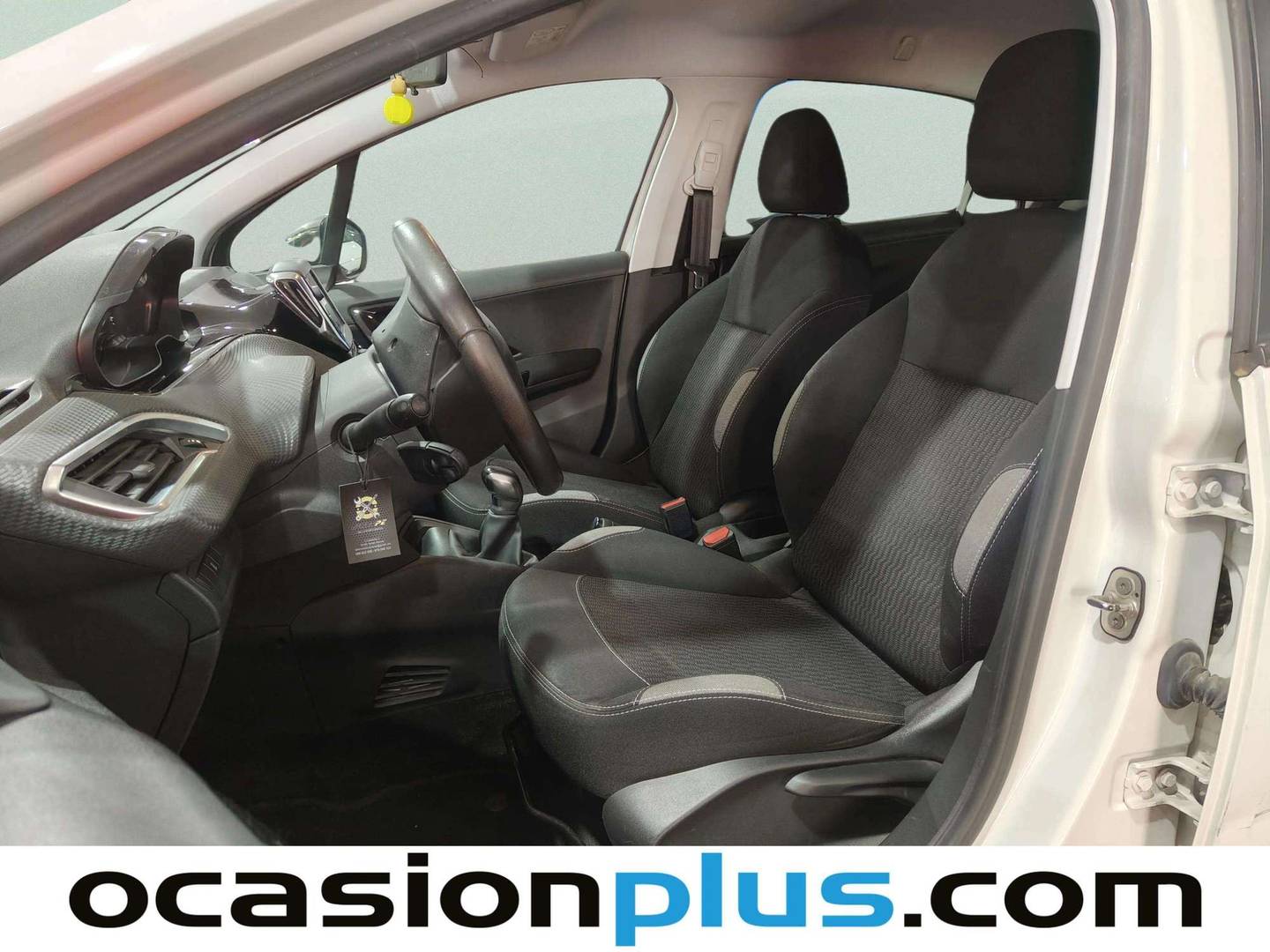 Foto asientos delanteros Peugeot 208 Peugeot 208 BlueHDi 100 Style (100 CV)