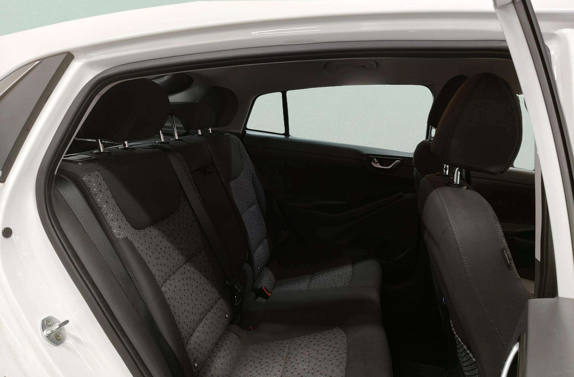 Hyundai Ioniq 1.6 GDI PHEV Tecno DCT - foto 21