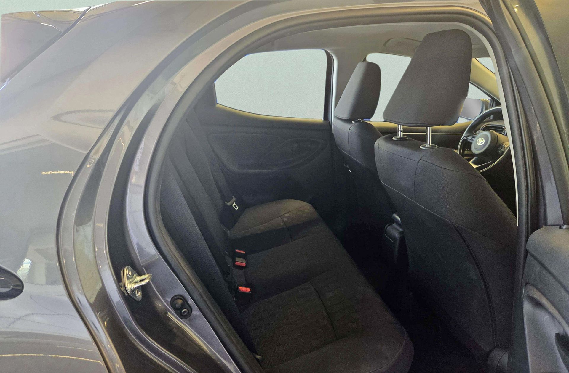 Toyota Yaris 120H Active Plus - foto 14