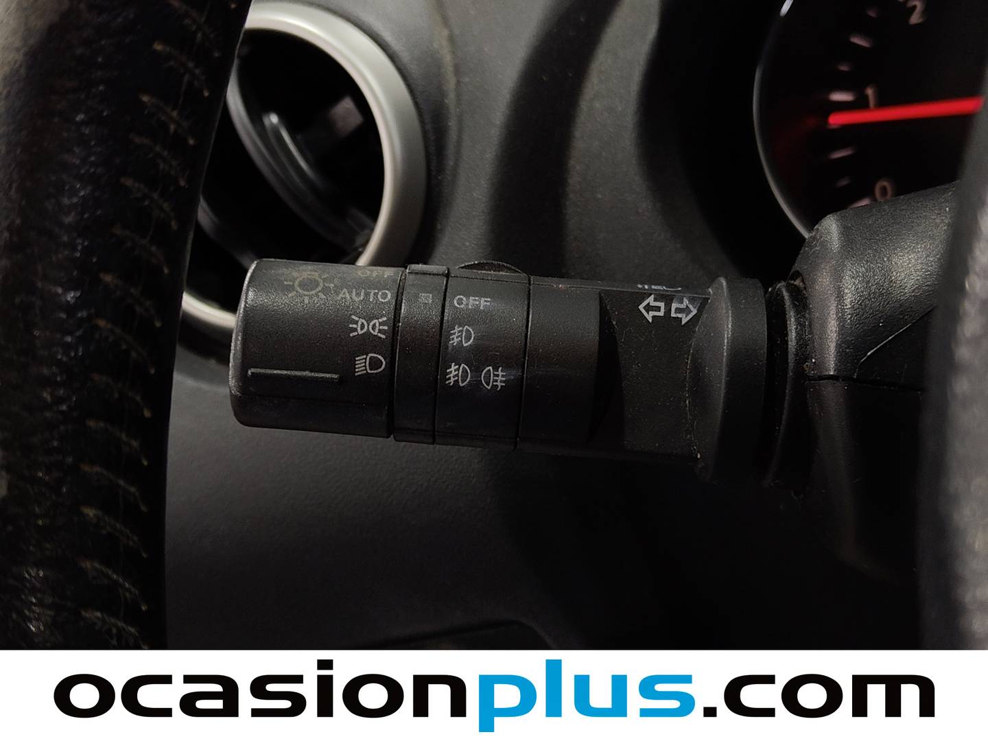 Extras y acabados del Nissan QASHQAI Nissan Qashqai 1.5 dCi Acenta 4x2 (106 CV)