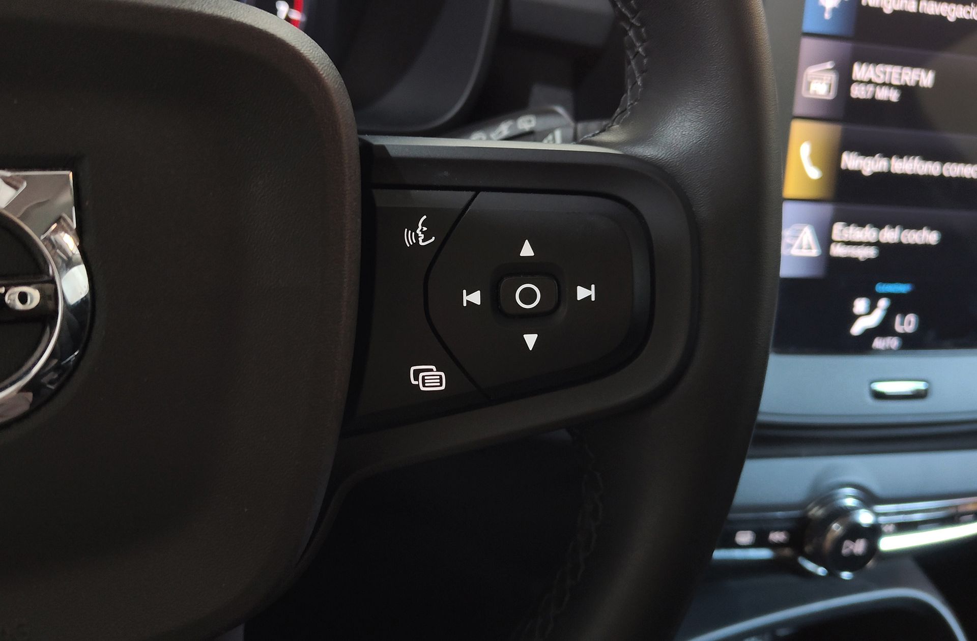 Volvo XC40 T2 Essential - foto 29