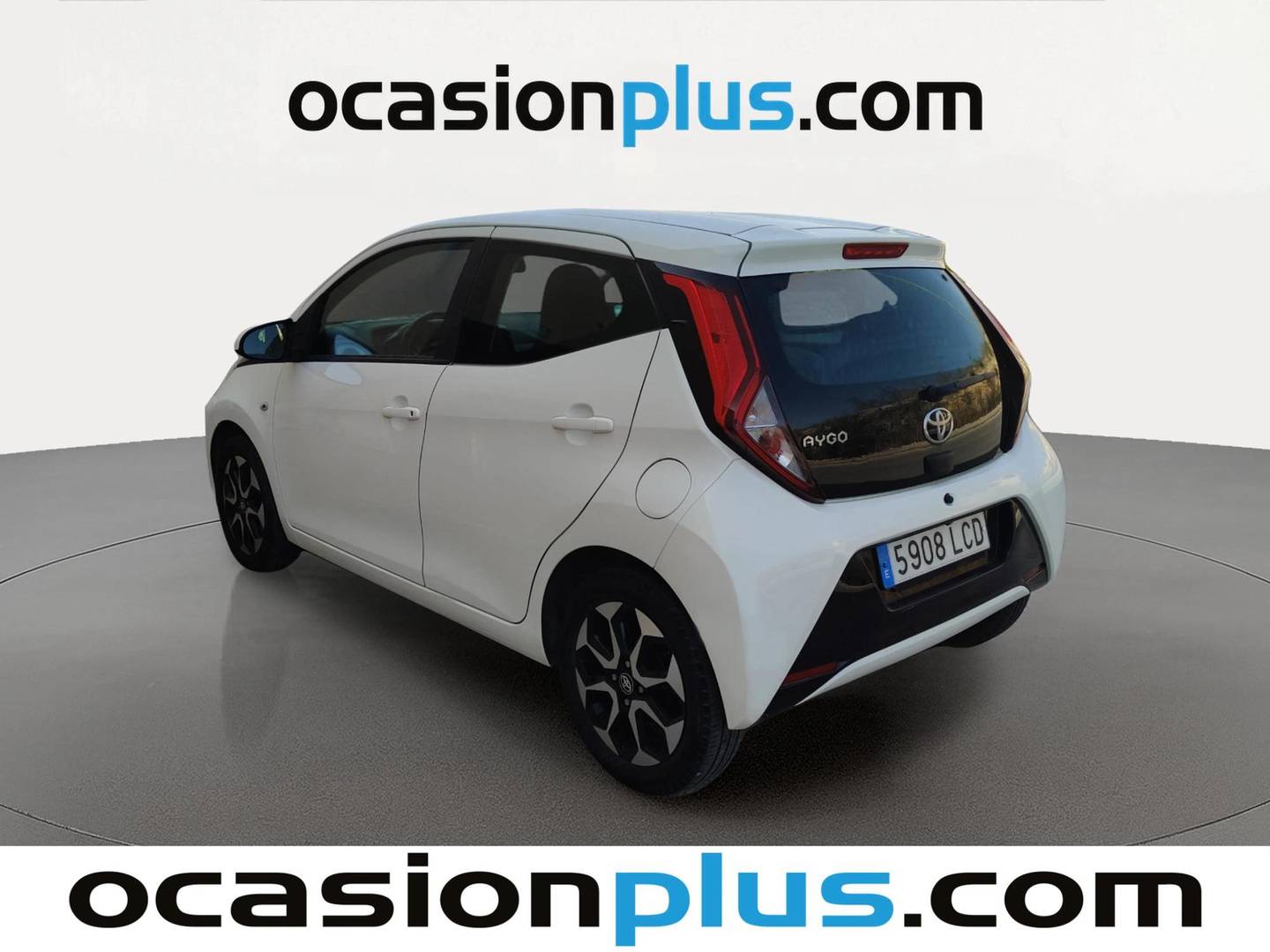 Foto trasera Toyota Aygo Toyota Aygo 1.0 70 x-play (72 CV) izquierda