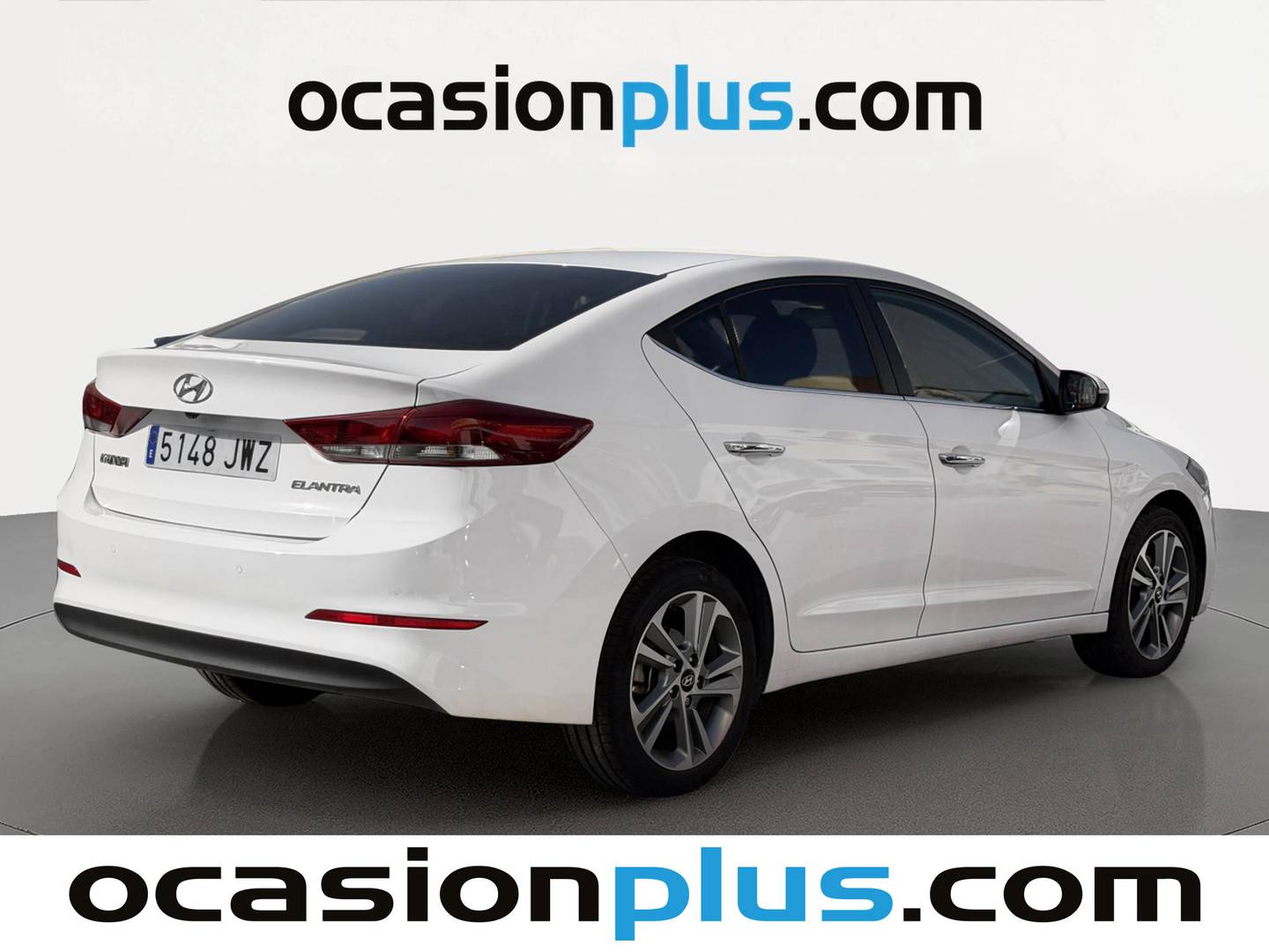 Foto trasera Hyundai Elantra Hyundai Elantra 1.6 CRDi Tecno (136 CV) derecha