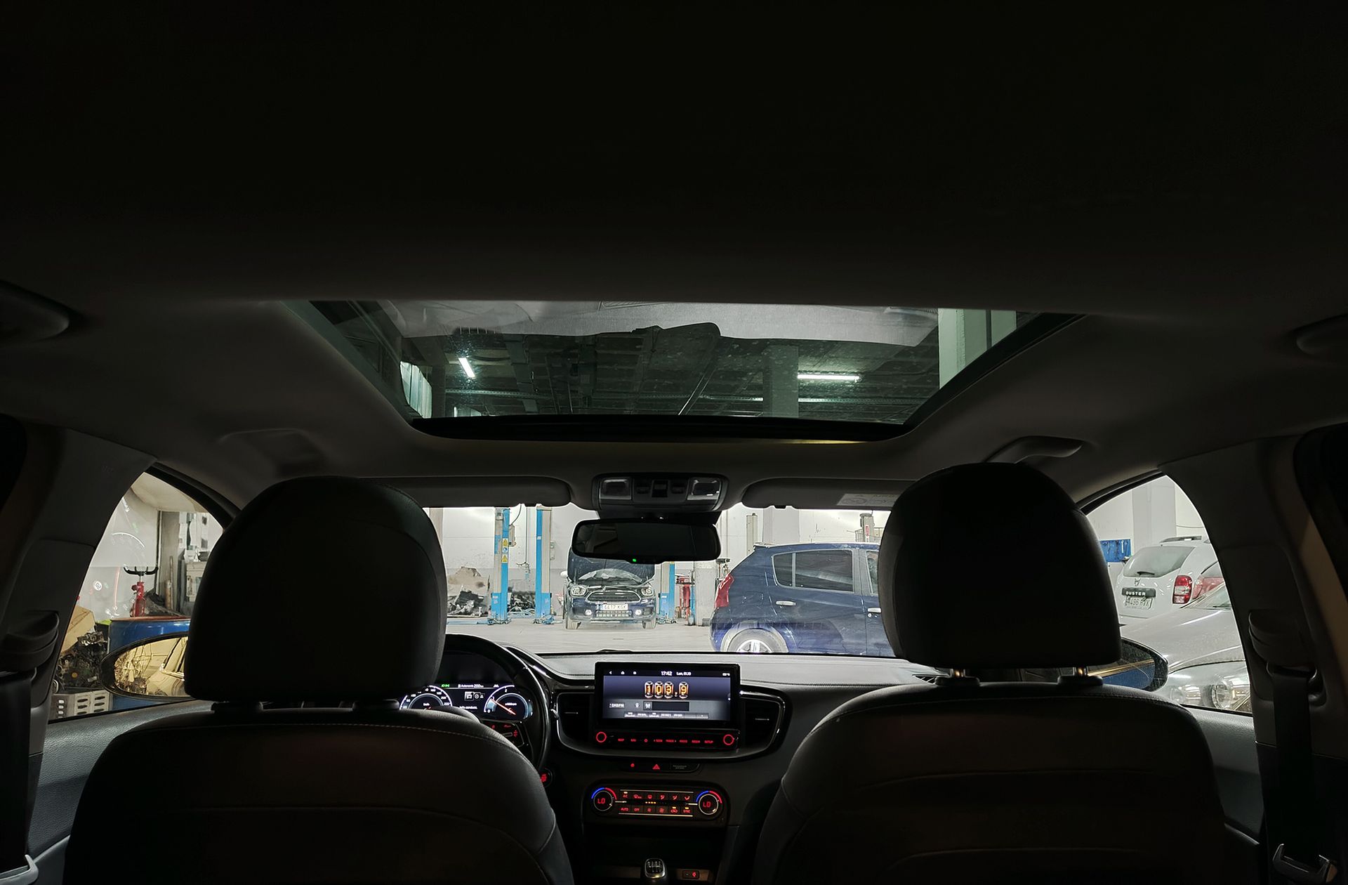 Kia XCeed 1.6 MHEV iMT Emotion - foto 6