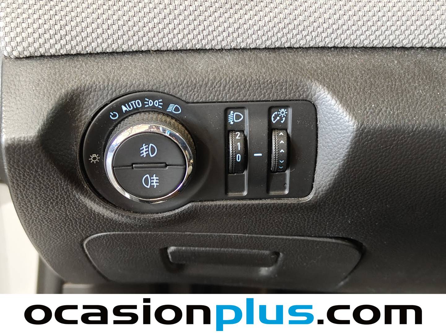 Extras y acabados del Chevrolet Cruze Chevrolet Cruze 2.0 VCDI LT Auto (163 CV)