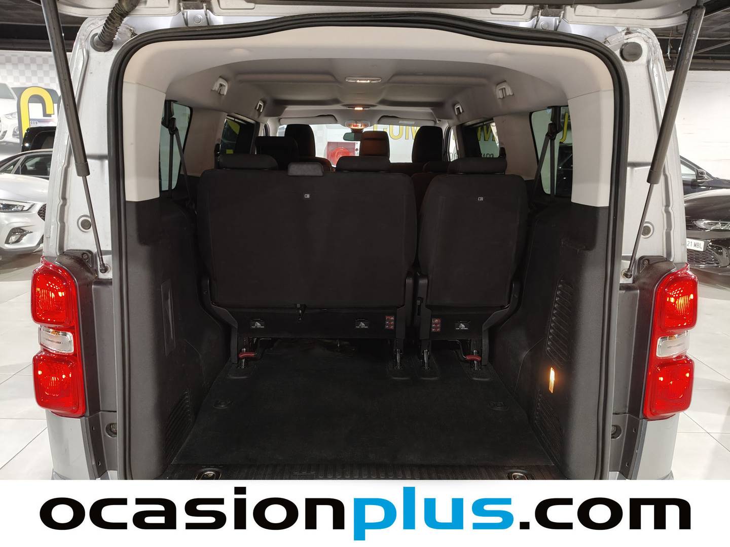 Fotos maletero Peugeot Traveller Peugeot Traveller BlueHDi 120 Business Long (120 CV) 9 Plazas