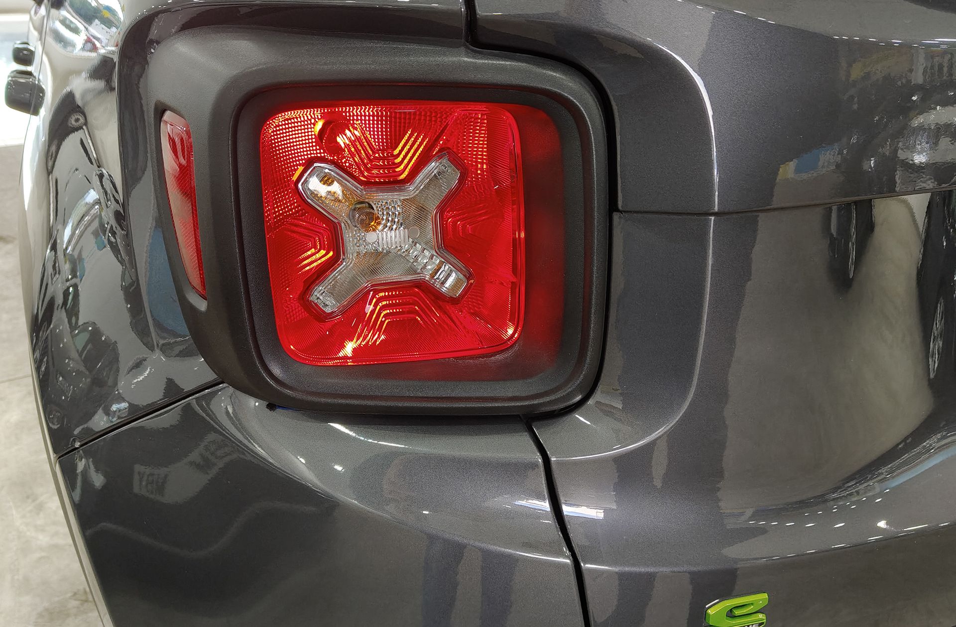 Jeep Renegade eHybrid 1.5 Limited ATX - foto 15