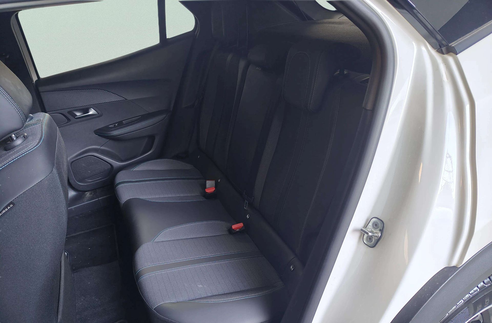 Peugeot 2008 PureTech 130 Allure Pack - foto 11