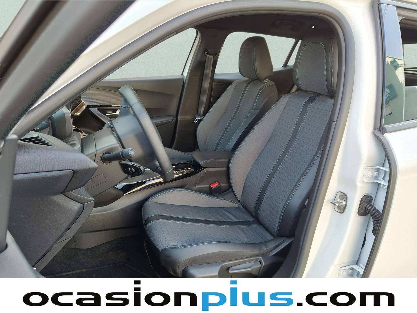 Foto asientos delanteros Peugeot 2008 Peugeot 2008 PureTech 130 S&S Allure Pack (130 CV)