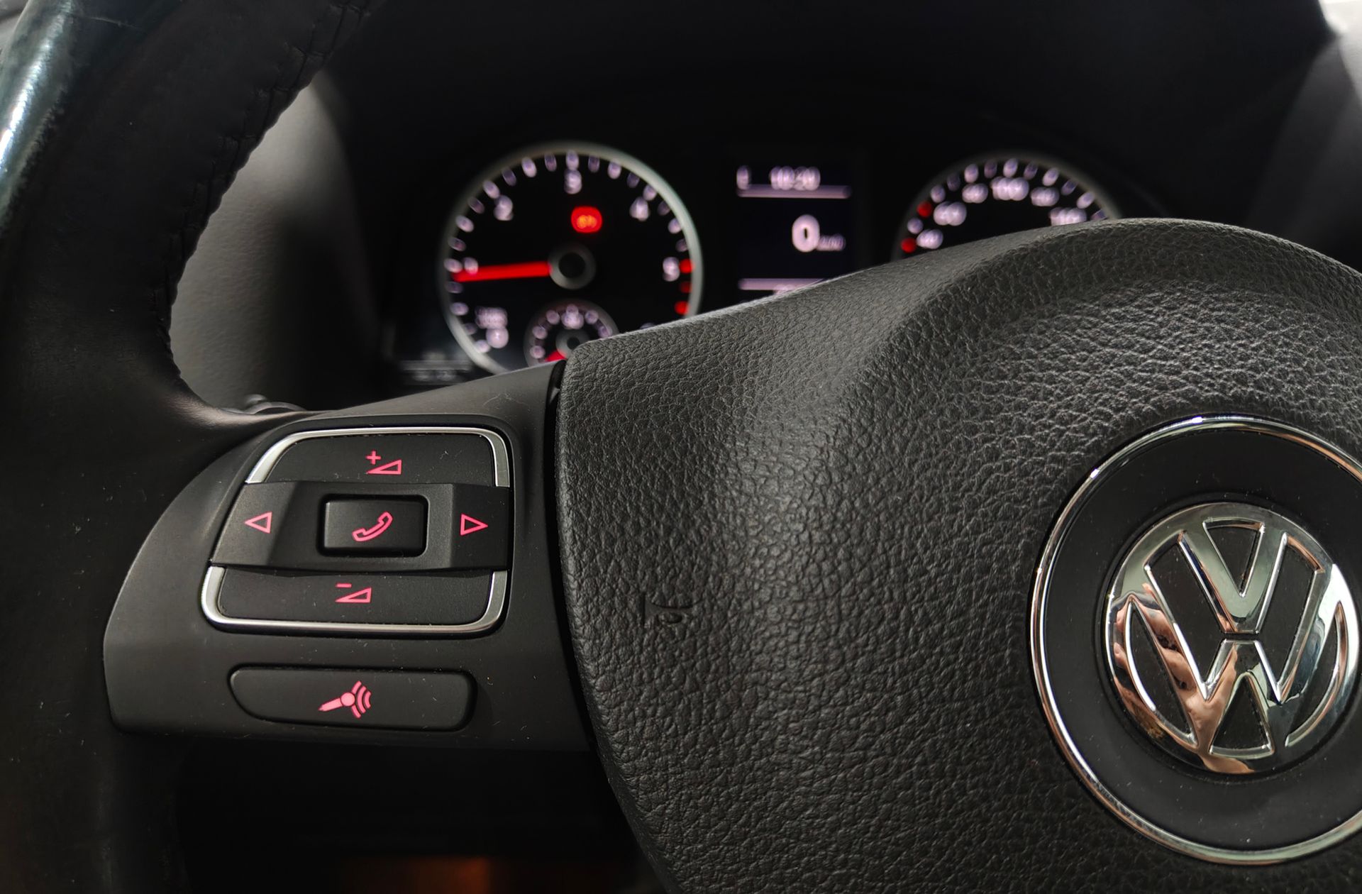 Volkswagen Tiguan T1 2.0 TDI 4x2 - foto 29