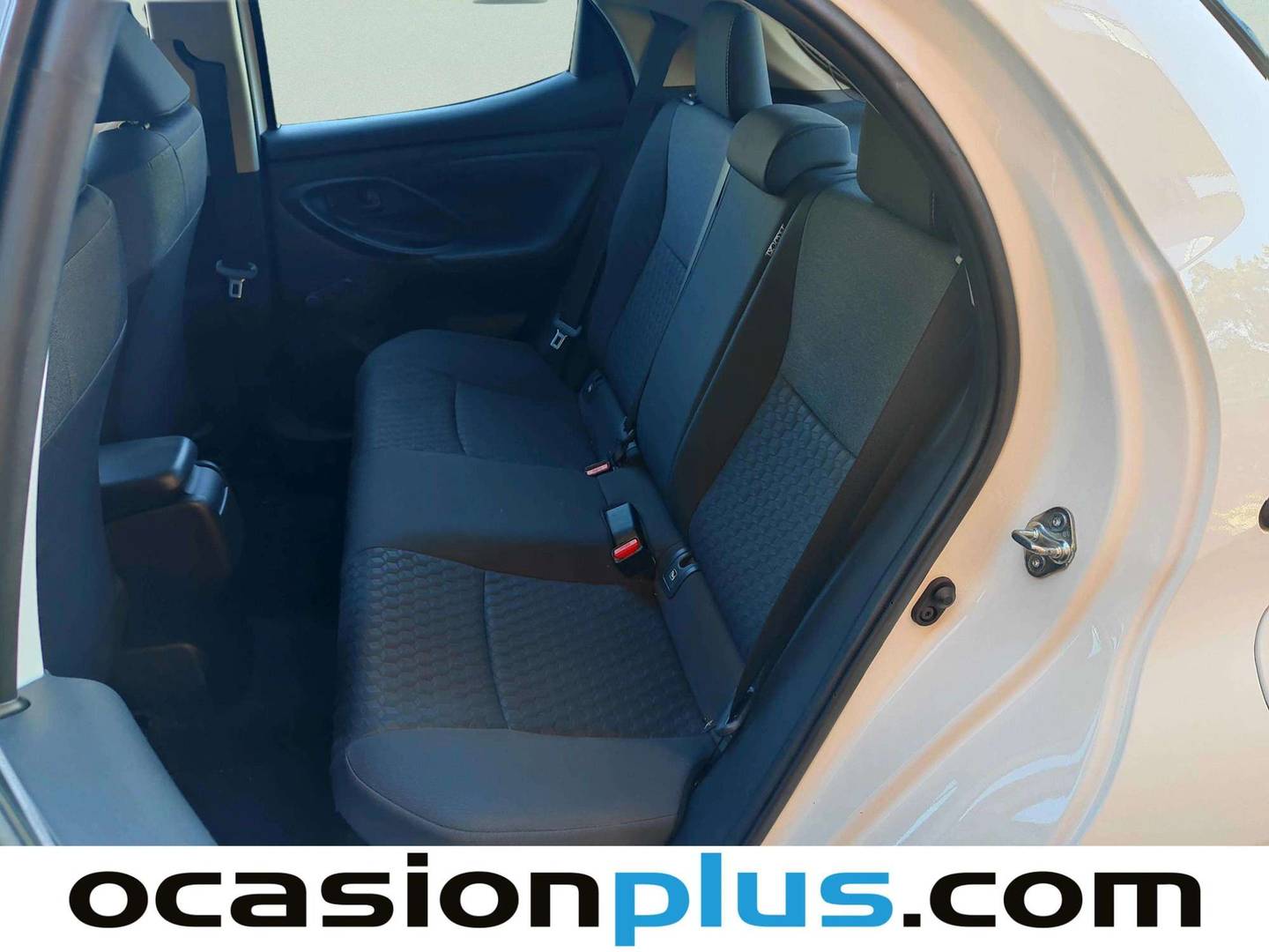 Foto asientos traseros Toyota Yaris Toyota Yaris 120H Business Plus (116 CV)