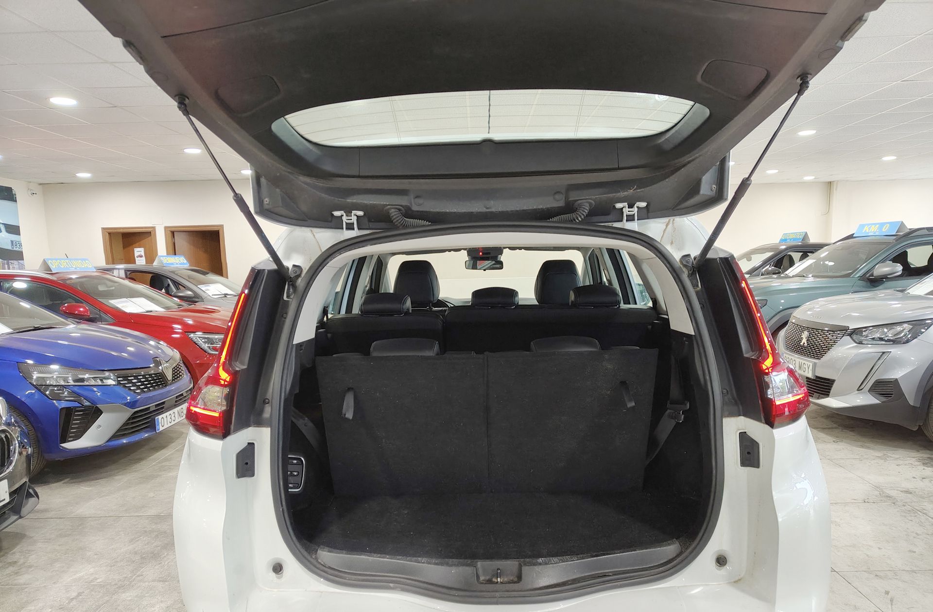 Renault Grand Scénic Zen dCi 7 plazas - foto 16