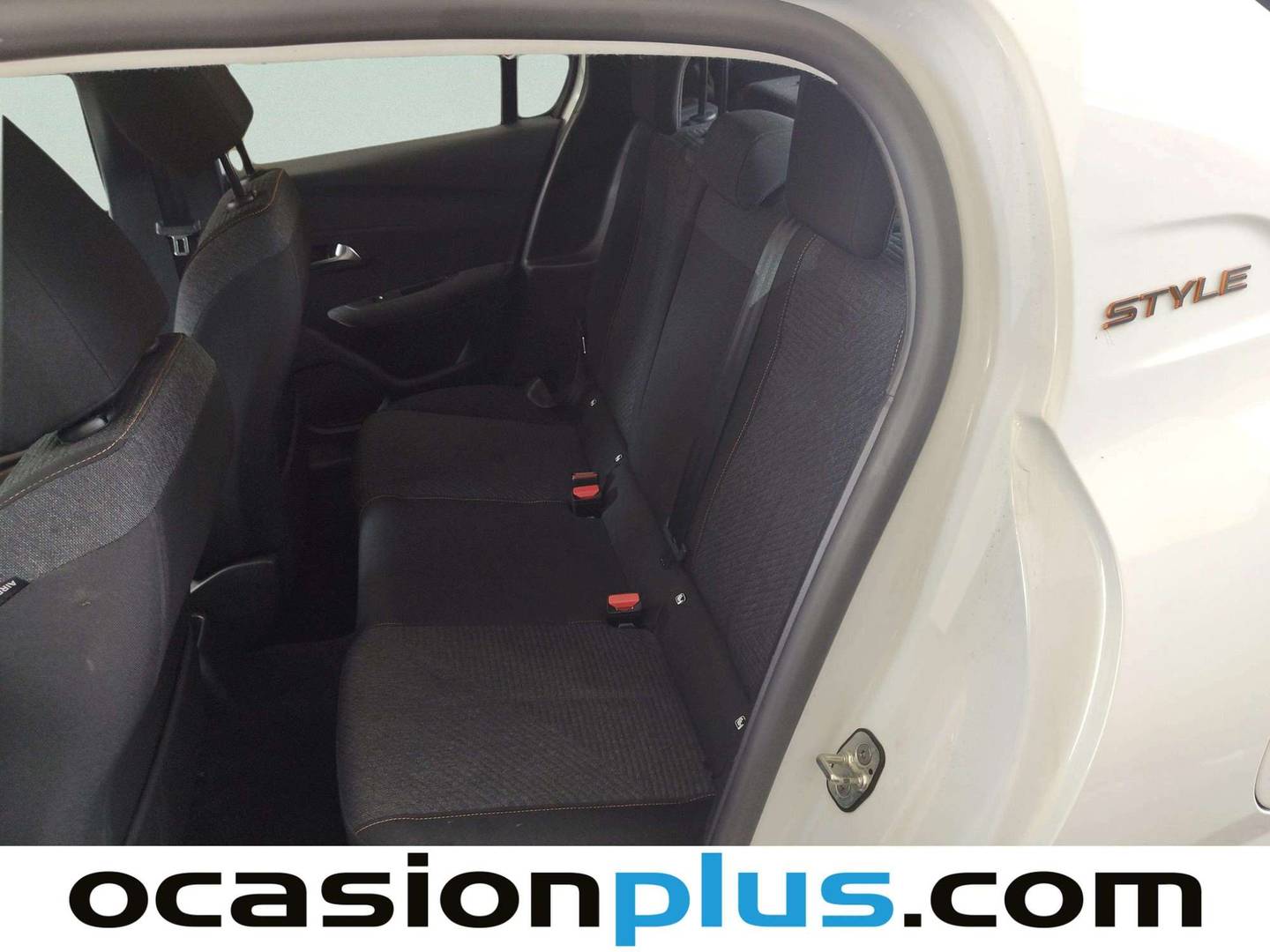 Foto asientos traseros Peugeot 208 Peugeot 208 Style Hybrid 110 eDCS6 (110 CV)