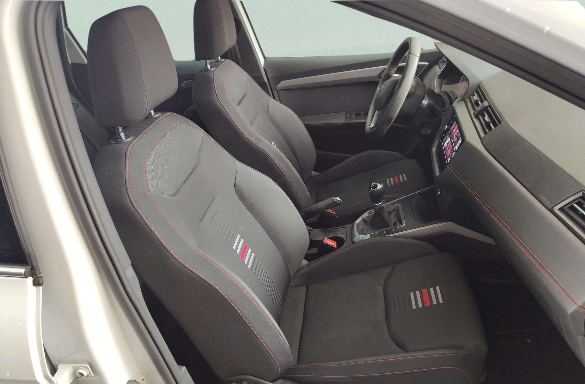 SEAT Arona 1.6 TDI Ecomotive FR - foto 20
