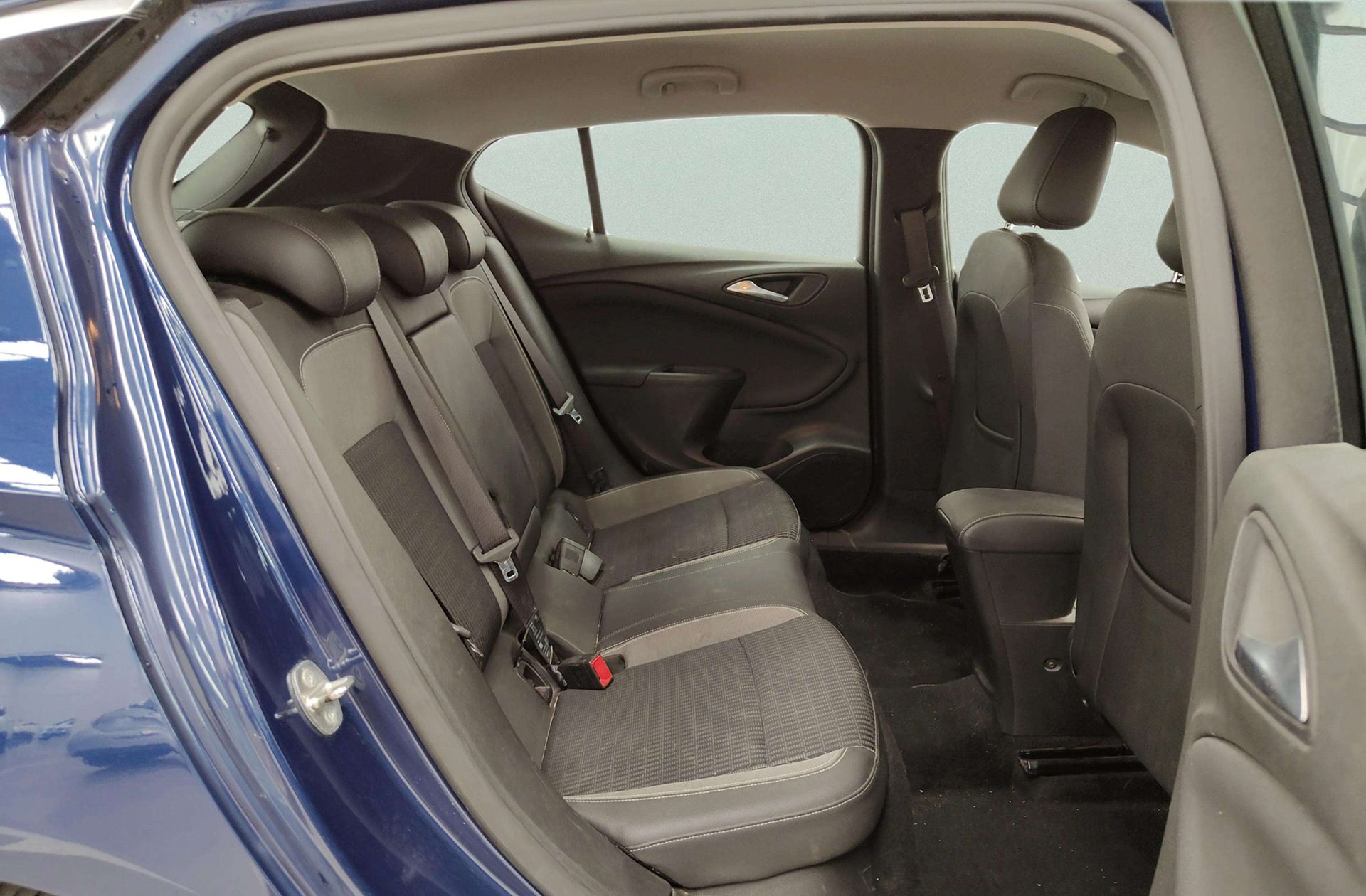 Opel Astra 1.2 Turbo SHR Elegance - foto 19