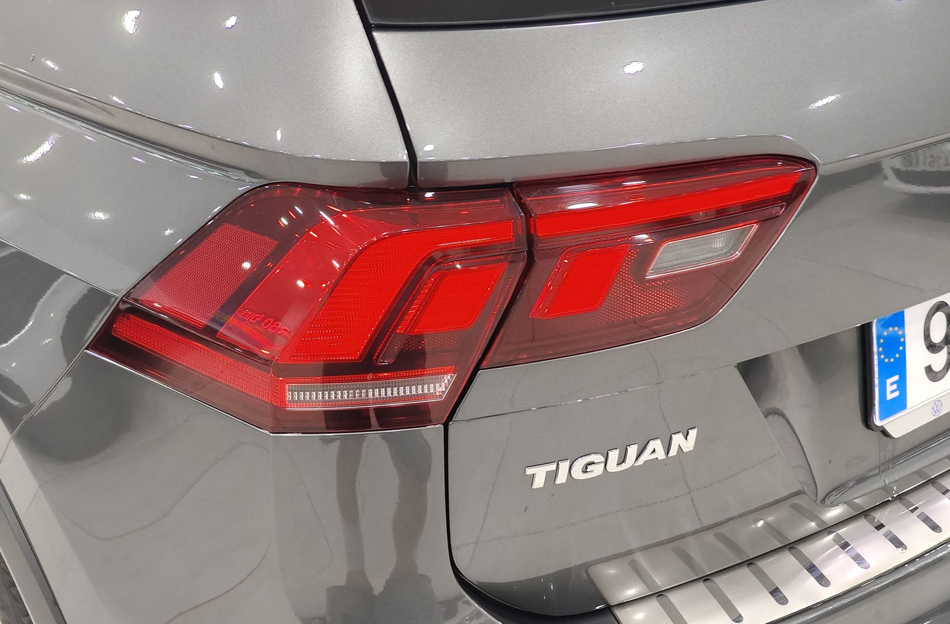 Volkswagen Tiguan Sport 2.0 TDI 4Motion DSG Pack R-Line - foto 19