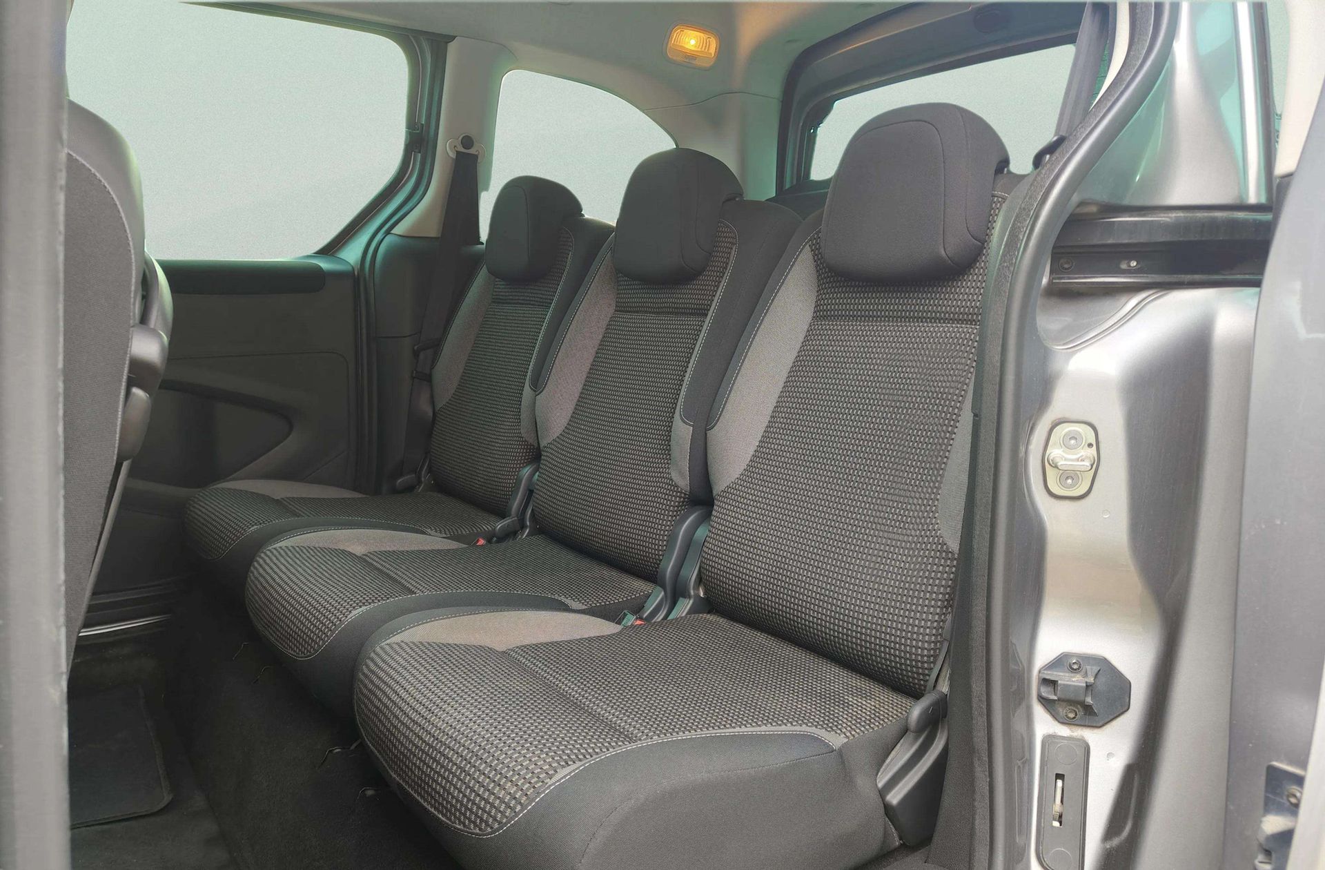 Peugeot Partner Tepee Combi 1.6 BlueHDi Outdoor - foto 12
