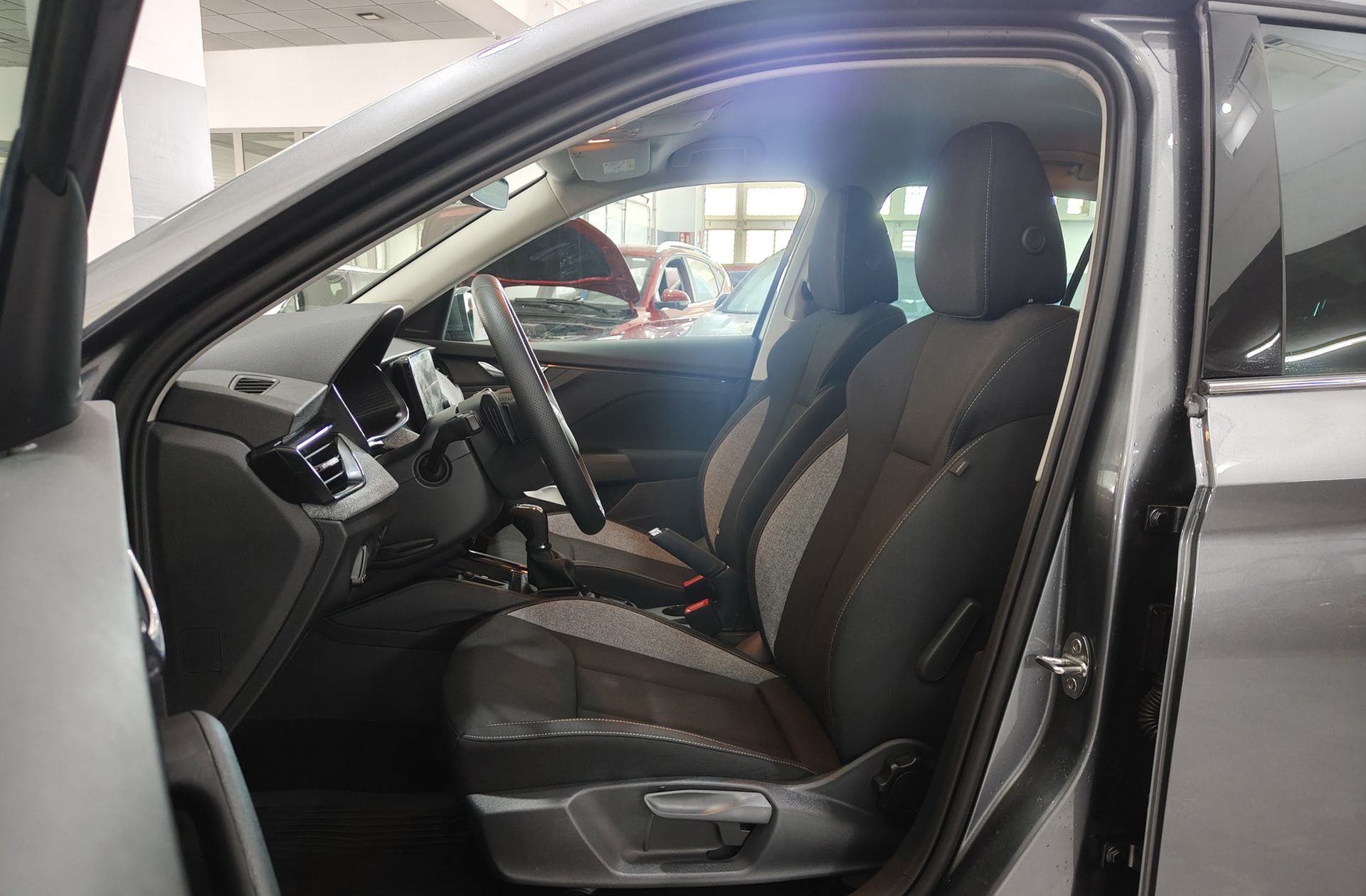 Škoda Kamiq 1.0 TSI Selection DSG - foto 11