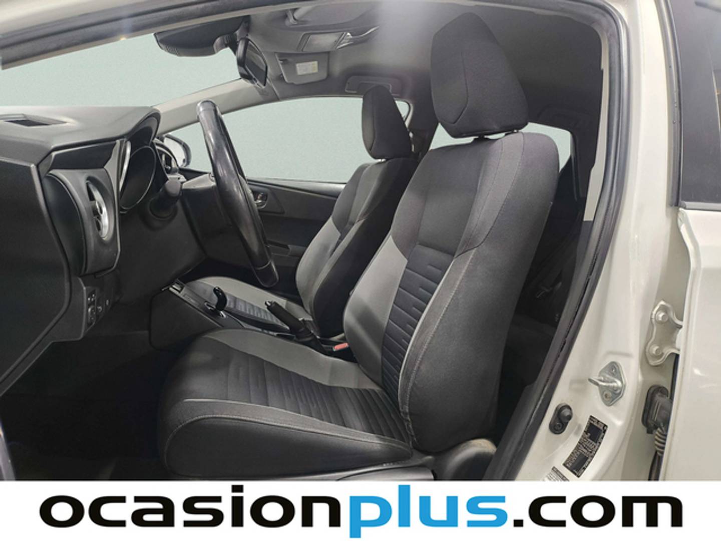 Foto Toyota Auris Toyota Auris 140H Hybrid Active (136 CV)