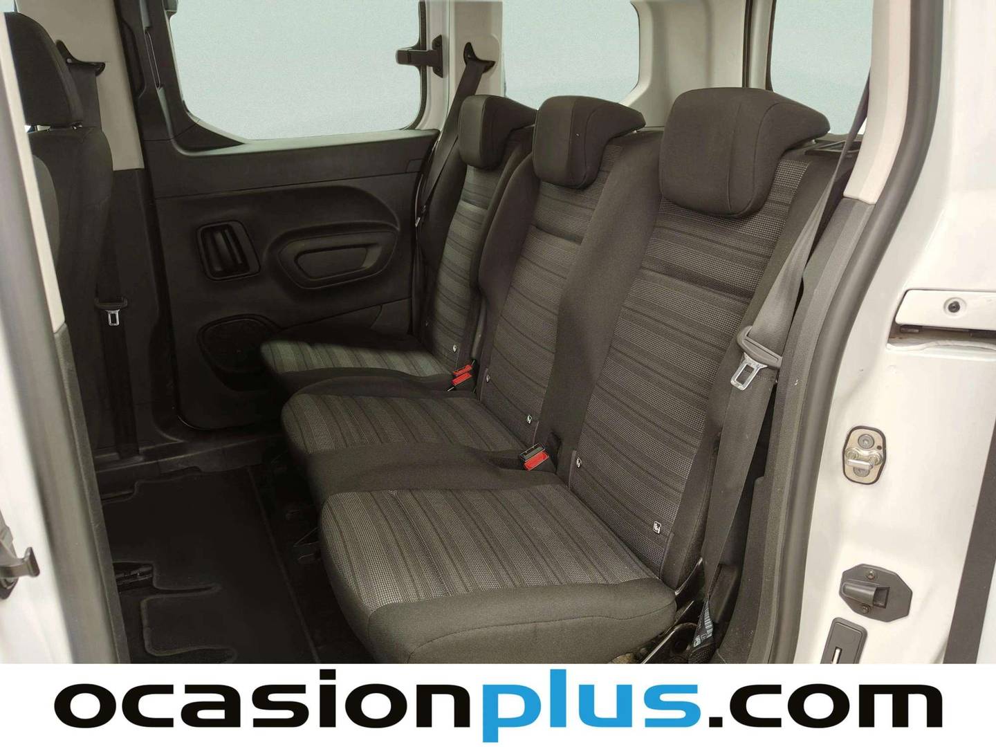 Foto asientos traseros Opel Combo Life Opel Combo Life 1.5 TD S&S Edition Plus L (102 CV)