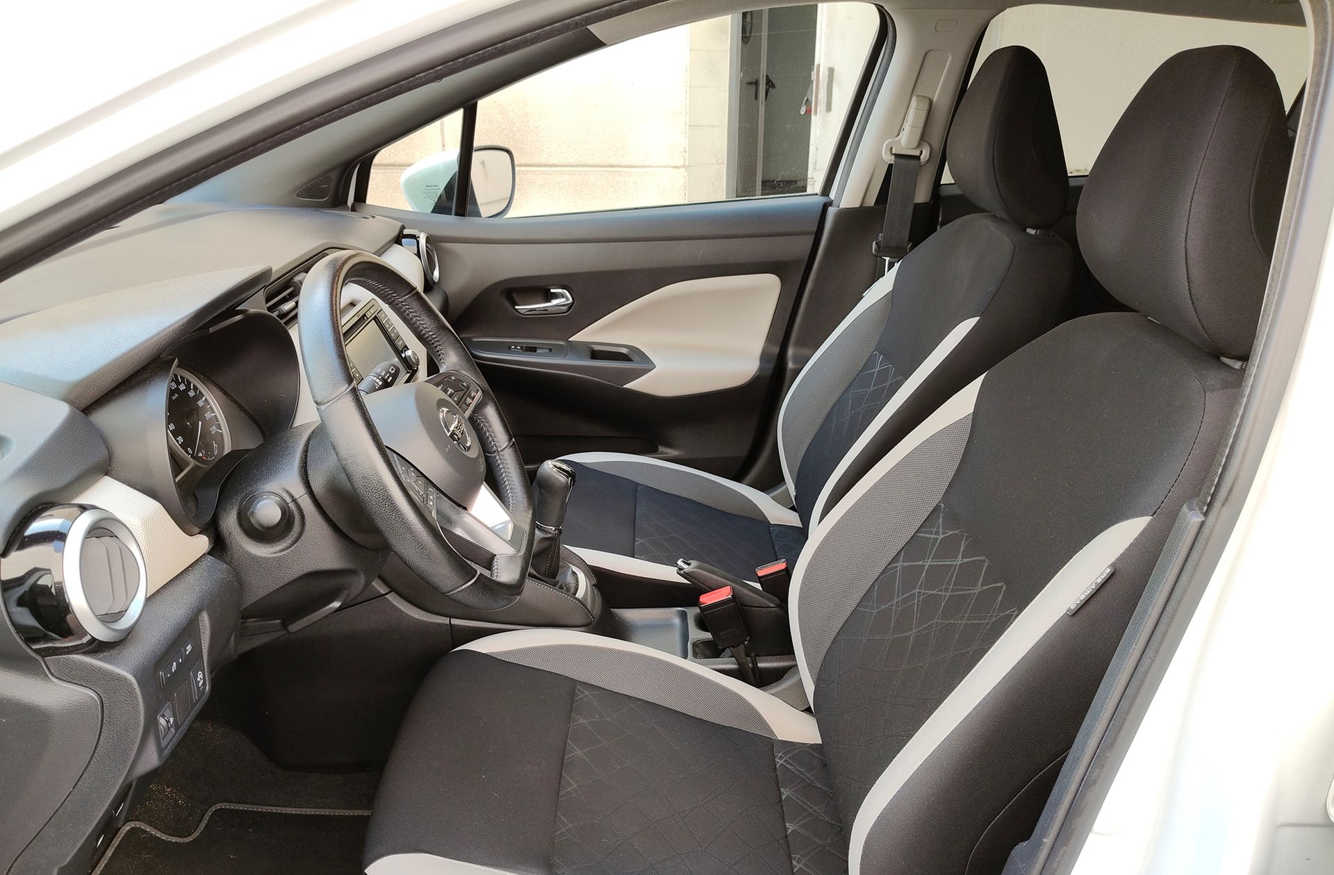 Nissan Micra 1.5 dCi N-Connecta - foto 9
