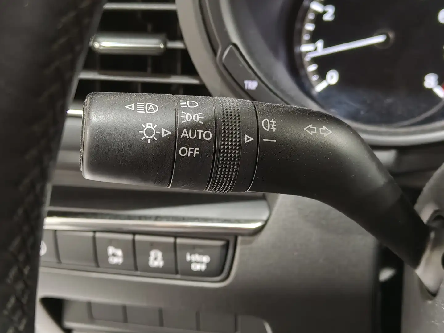 Foto Mazda Mazda3 Mazda Mazda 3 2.0 SKYACTIV-G Zenith (122 CV)