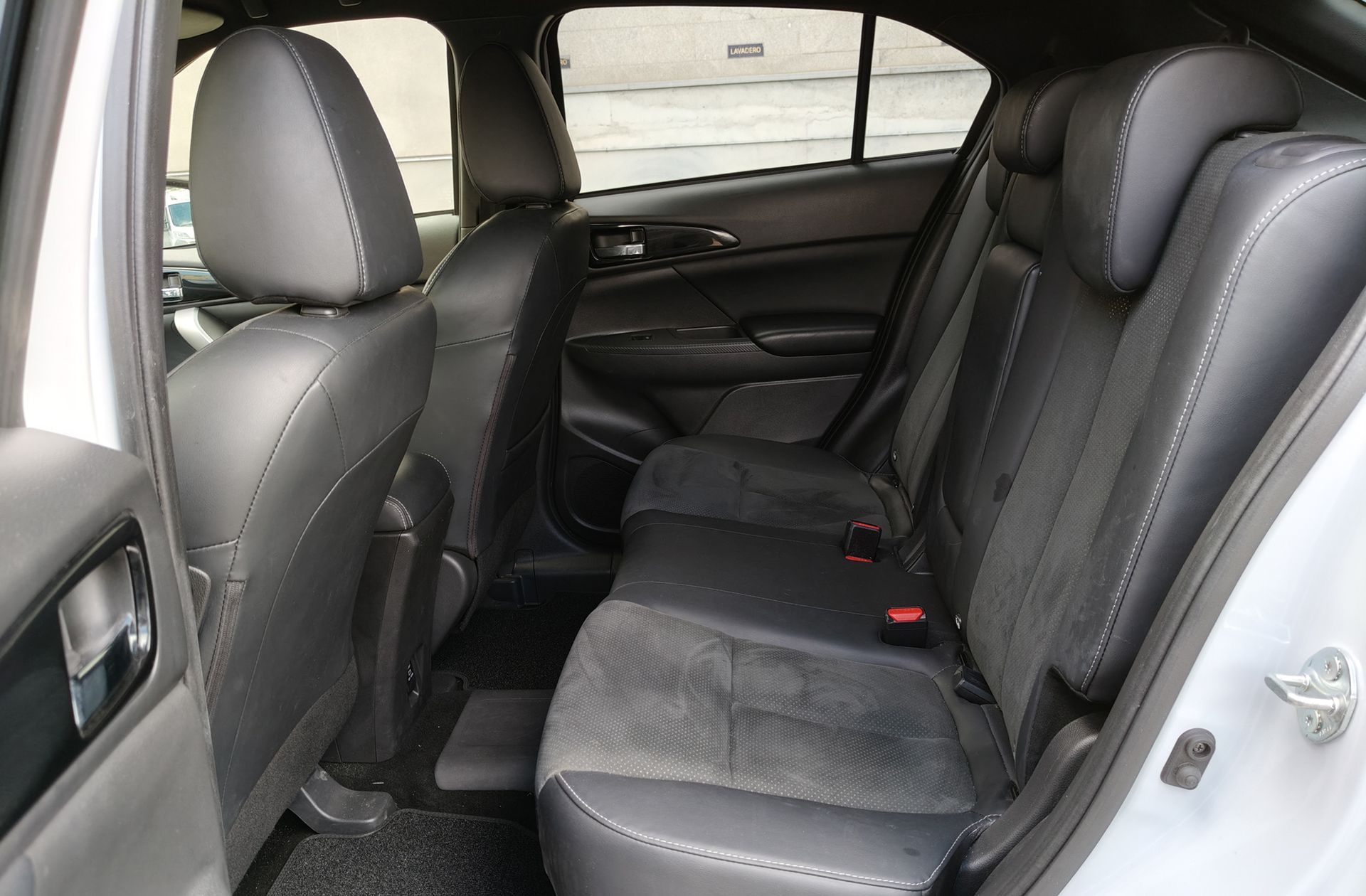Mitsubishi Eclipse Cross 2.4 PHEV Kaiteki 4WD - foto 11