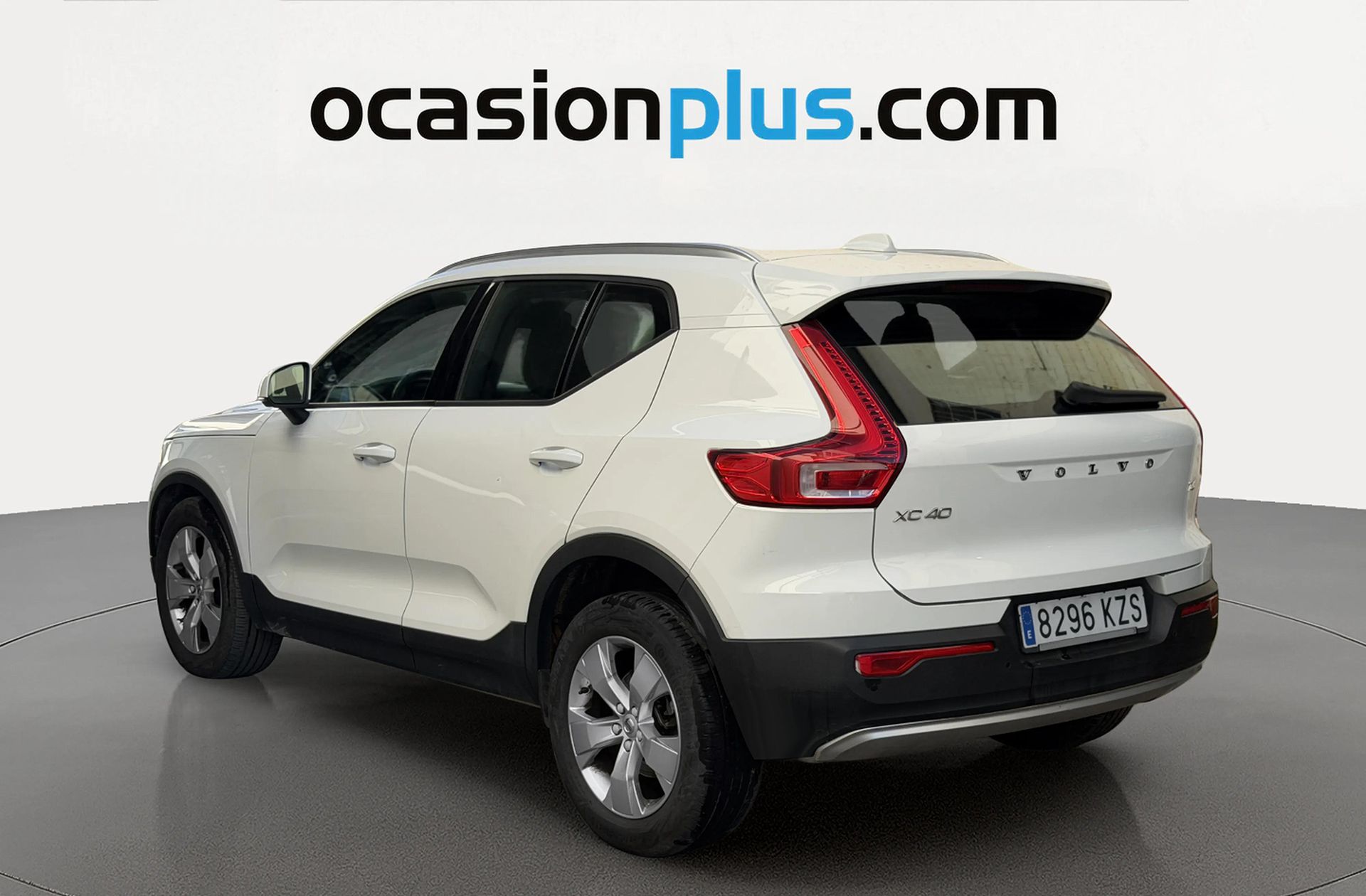 Volvo XC40 T4 Momentum - foto 3