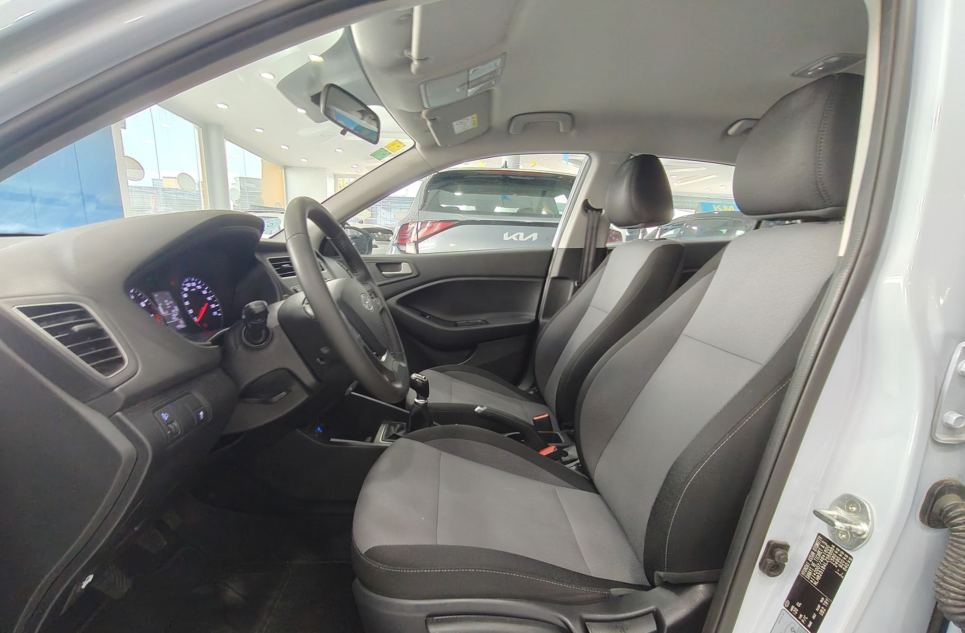 Hyundai i20 1.2 MPI Essence - foto 10