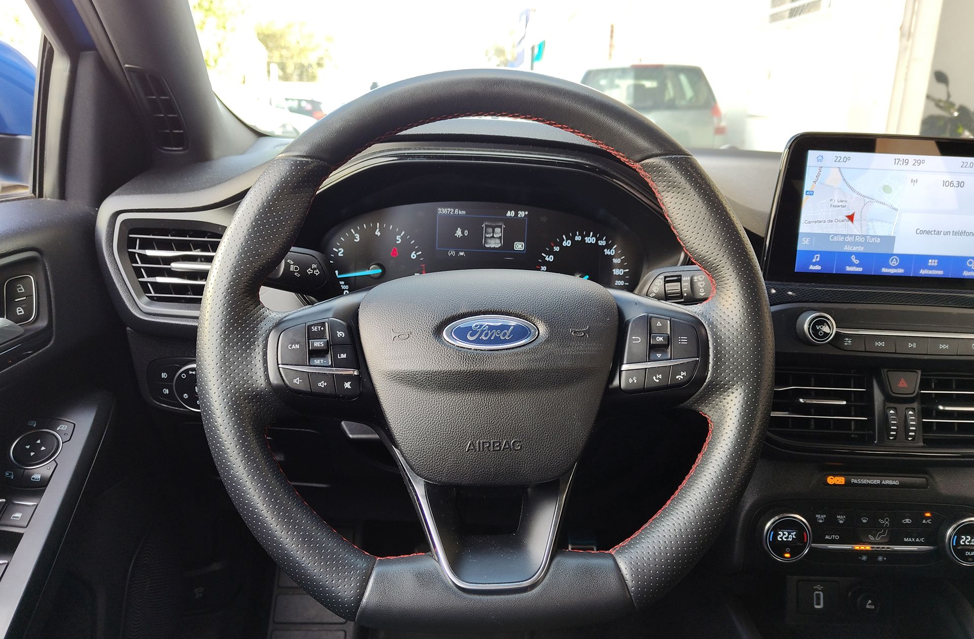 Ford Focus 1.0 EcoBoost ST-Line - foto 23