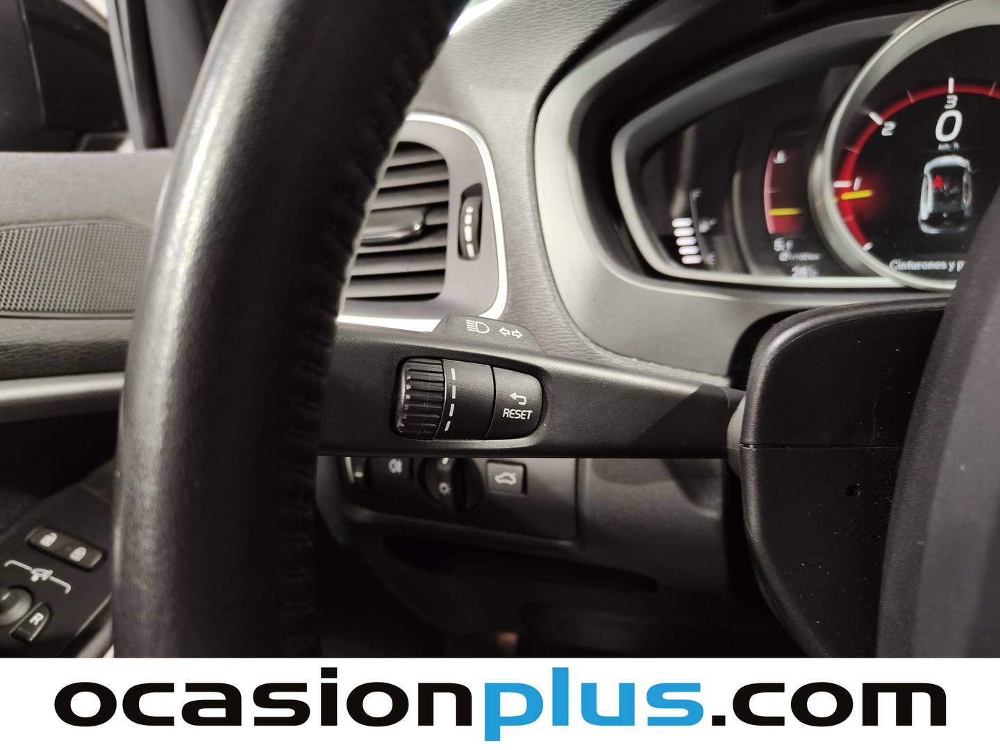 Foto Volvo V40 Volvo V40 D2 Momentum (120 CV)