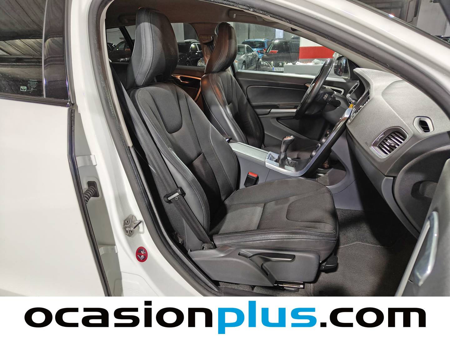 Foto Volvo V60 Cross Country Volvo V60 Cross Country Cross Country D3 Kinetic (150 CV)