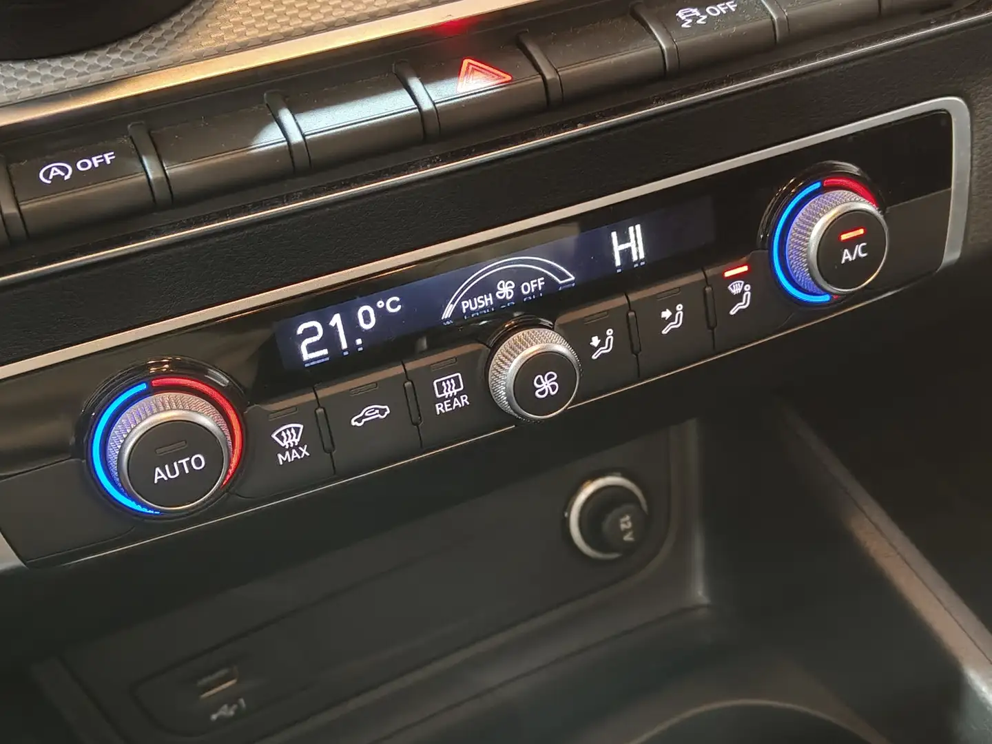 Foto Audi Q2 Audi Q2 Advanced 30 TDI 85 kW (116 CV)