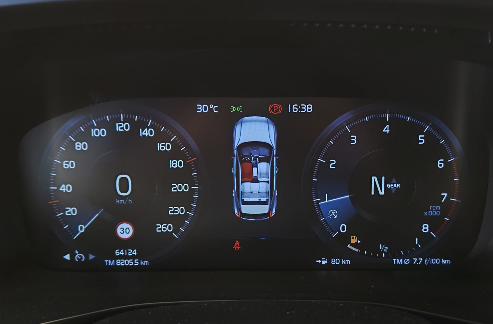 Volvo XC40 T2 Momentum Core - foto 22