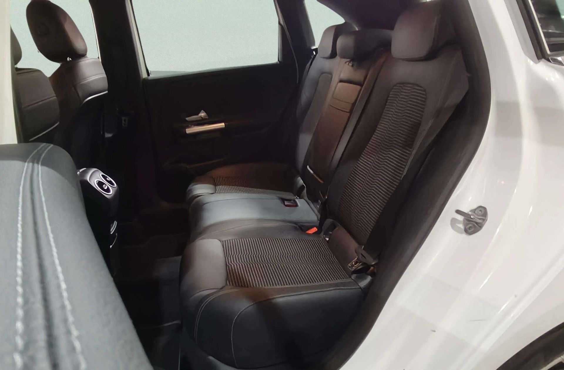 Mercedes-Benz Clase B B 180 d - foto 11