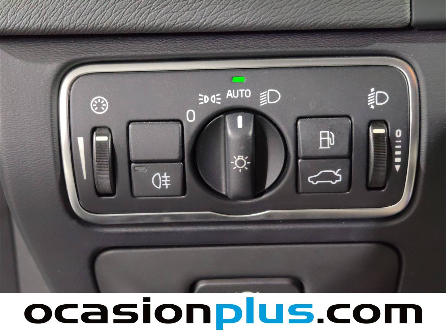 Foto Volvo V60 Cross Country Volvo V60 Cross Country Cross Country D3 Kinetic (150 CV)