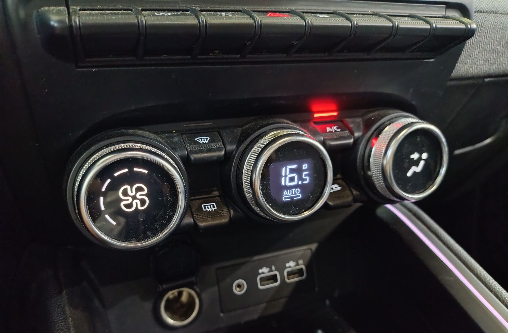 Renault Clio Techno TCe - foto 34