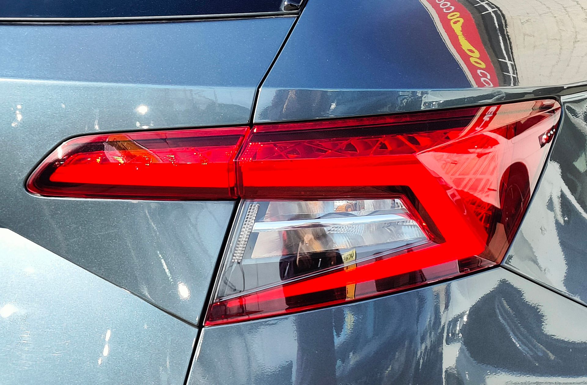 Škoda Karoq 1.5 TSI ACT Sportline DSG - foto 19